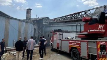 Aydın'da fabrika yangını söndürüldü!