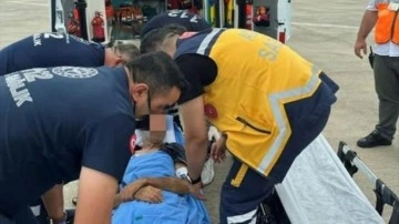 Azerbaycan'da beyin kanaması geçiren Türk hasta ambulans uçakla Trabzon'a getirildi