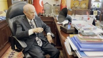 Bahçeli, ismini koyduğu radyo kanalının ilk yayınını dinledi