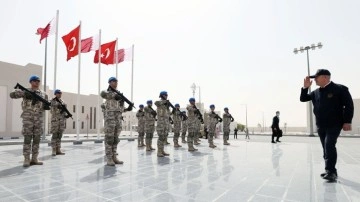 Bakan Akar, Katar Türk Birleşik Müşterek Kuvvet Komutanlığı'nda incelemelerde bulundu:
