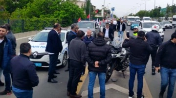 Bakanlığa giden Ümit Özdağ'ın konvoyunu polisler durdurdu!