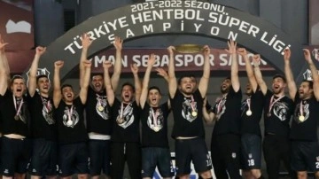 Beşiktaş Hentbol Takımı, şampiyonluk kupasını aldı