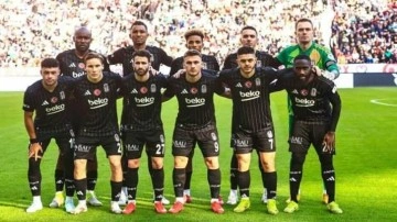 Beşiktaş'ta zorunlu değişiklik! İkinci yarıya çıkamadı