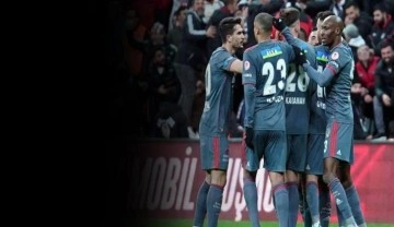 Beşiktaş'a derbi öncesi 2 şok birden!