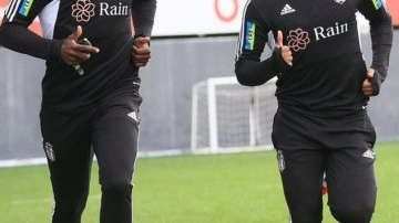 Beşiktaş'a iki yıldızından kötü haber!