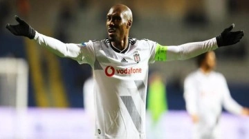 Beşiktaş'ta Atiba Hutchinson'ın sözleşmesi uzatıldı!