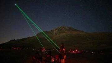 Binlerce kişi Antalya'da meteor yağmurunu izlemek için bir araya geldi