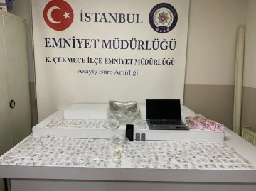 Bir kilogramdan fazla uyuşturucu maddeyle suçüstü yakaladılar