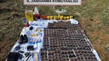Bitlis kırsalında PKK'lı teröristlere ati yaşam malzemesi ele geçirildi