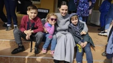 BM İyi Niyet Elçisi Angelina Jolie, savaşın sürdüğü Ukrayna'da görüntülendi