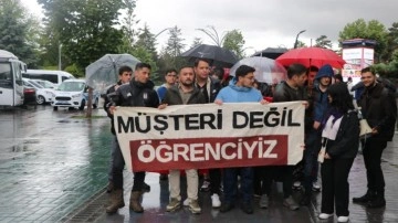 Bolu'da üniversite öğrencileri ulaşım zammını protesto etti