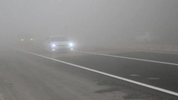 Bolu Dağı'nda yoğun sis sürücülere zor anlar yaşatıyor