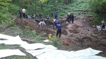 Bosna Hersek'teki toplu mezarda 15 kişinin kemik kalıntılarına ulaşıldı