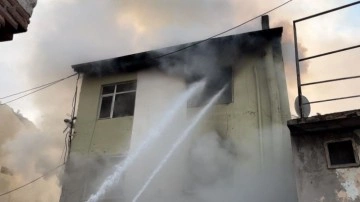 Bursa'da yangın paniği: 3 katlı bina küle döndü!