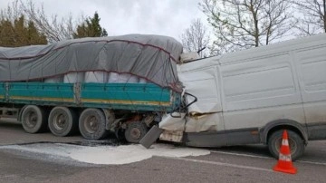 Bursa'da feci kaza: 2 kişi hayatını kaybetti