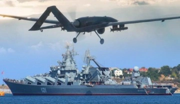 Çarpıcı iddia: Bayraktar TB2 dikkat dağıttı, Neptün füzeleri Rus gemisini batırdı