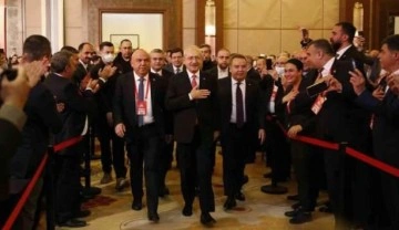 CHP'nin cumhurbaşkanı adayını açıkladı! Partililer ayakta alkışladı