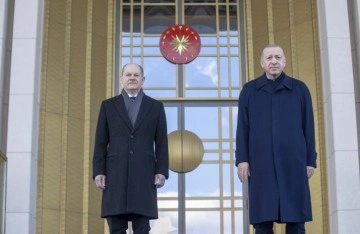 Cumhurbaşkanı Erdoğan, Almanya Şansölyesi Scholz'u resmi törenle karşıladı