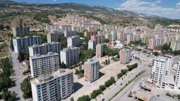 Depremde 150 blok ağır hasar aldı, yeni konutları aynı yere istiyorlar