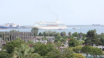 Dev turist gemisi 845 yolcusuyla Samsun'da