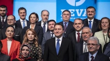 DEVA Partisi'nin İzmir İl Örgütü'nde 38 kişi istifa ederek AK Parti saflarına katıldı