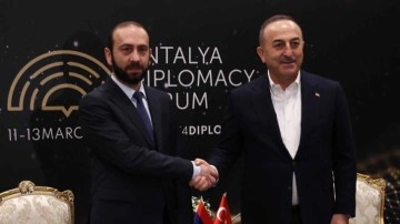 Dışişleri Bakanı Mevlüt Çavuşoğlu ile Mirzoyan ile buluştu 13 yıl sonra Ermenistan ile ilk görüşme