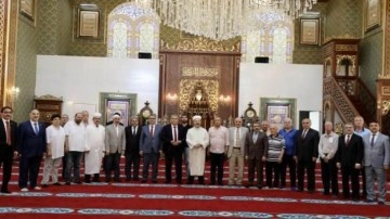 Diyanet İşleri Başkanı Yunusemre Meydan Camii&rsquo;ne hayran kaldı