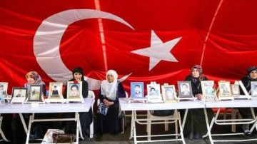 Diyarbakır anneleri Ramazan Bayramı'nda da evlatlarının yolunu gözlüyor