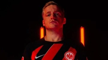 Donny van de Beek, Eintracht Frankfurt'a kiralandı