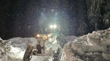 Düzce'de yaylada mahsur kalan 16 kişi kurtarıldı!