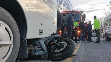 Elazığ'da motosiklet, midibüse çarptı: 2 yaralı