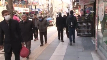 Elazığ'da vatandaşlar maske takmamaya çabuk alıştı