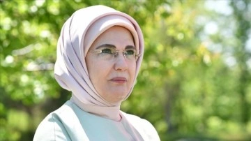 Emine Erdoğan: 2025’in büyük dönüşümün başlangıcı olmasını ümit ediyorum