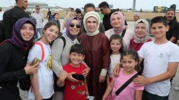 Emine Erdoğan, 5. Etnospor Kültür Festivali'ndeki etkinlik alanlarını ziyaret etti