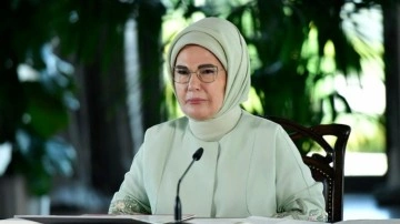 Emine Erdoğan: Ebelik mesleğinin önemi üzerinde daha fazla durmamız gerekiyor