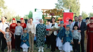 Emine Erdoğan öncülüğünde huzurevi sakinleri savaş mağduru çocuklarla buluştu