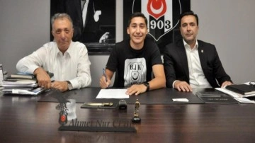 Emirhan İlkhan 3 yıl daha Beşiktaş'ta!