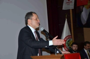 Erbakan, Kırkağaç'ta kongreye katıldı