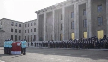 Eski Bakan Kumbaracıbaşı için Meclis'te cenaze töreni düzenlendi