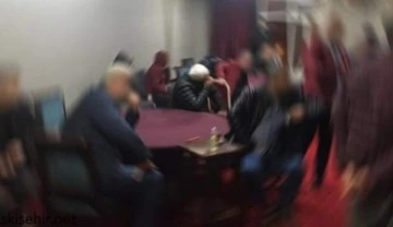Eskişehir'de kumar baskını: 43 kişiye 76 bin 398 lira para cezası!