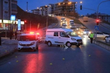 Esrarengiz olay! Aracıyla kırmızı ışıkta beklediği sırada kurşun yağmuruna tutuldu