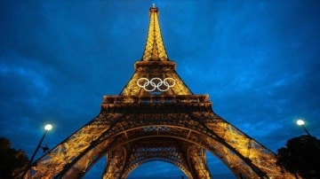 Eyfel ailesi, Paris Belediyesinin Eyfel Kulesi'ndeki Olimpiyat halkalarını kaldırmasını istedi