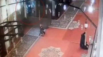 Fatih Camii'nde imama bıçakla saldırmıştı! Dehşet anlarının görüntüsü ortaya çıktı