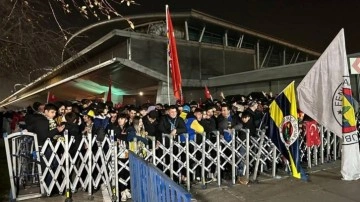 Fenerbahçe'nin maçı öncesi Türk taraftarlara saldırı! Yaralılar var