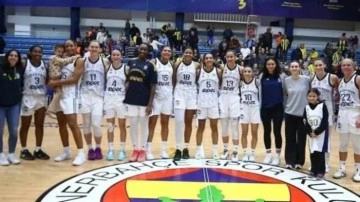 Fenerbahçe Opet, 72 maçlık galibiyet serisine 4 kupa sığdırdı