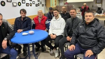 Fenerbahçeli İsmail Yüksek'i kahvehanede görenler şaşkına döndü
