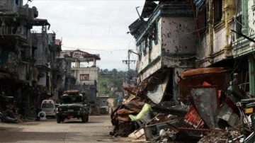 Filipinler'de ordu ve MİKC güçleri arasında çatışma: 3 askr öldü