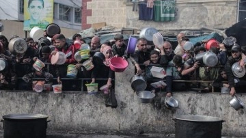 Filistinli 'çocuklar açlıktan ölüyor'
