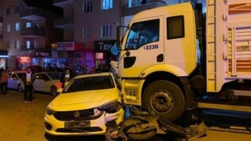 Freni boşalan kamyon 9 aracı biçti: İşte dehşet anları