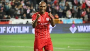 FT Antalyaspor'da defansın sigortası Naldo